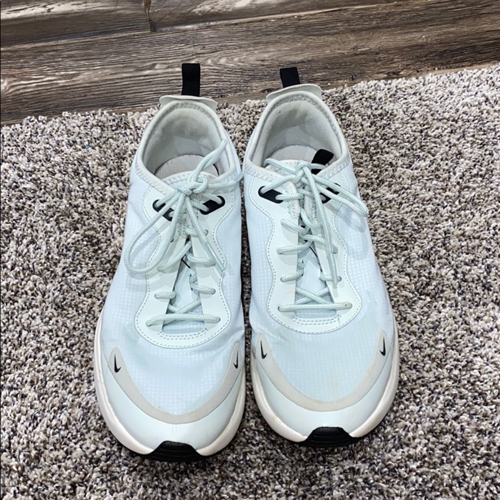 Nike shoes size 7.5